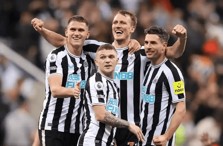 喜鹊主场屠豪门！纽卡死磕巴萨，拉什福德能否复刻 2-1 绝杀神迹？